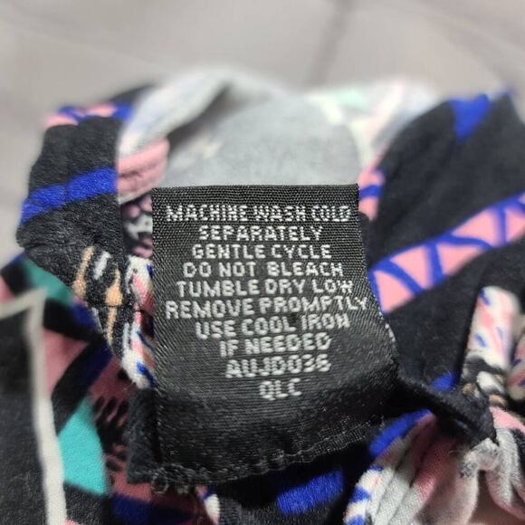 planet gold multi colored zigzag tank top - Picture 10 of 10